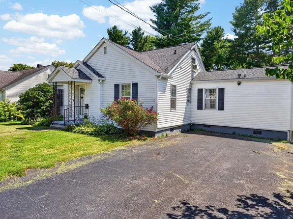 2212 Mount Vernon St, Waynesboro, VA 22980