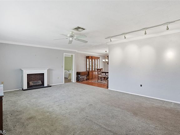 4th image of 1341 Whiskey Creek Dr