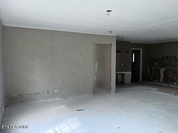 4th image of 123 Grey Dove Ln