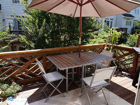 Main deck from kitchen.