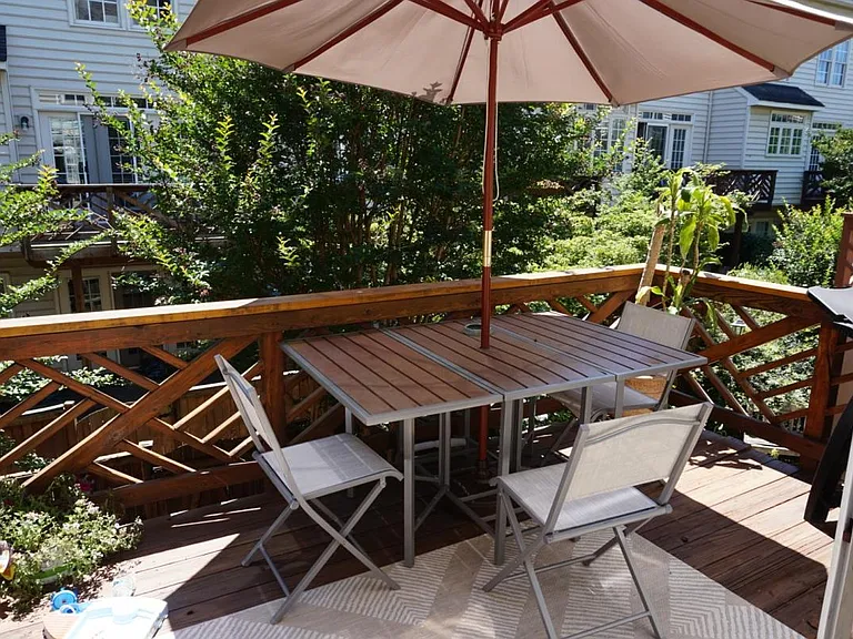 Main deck from kitchen.