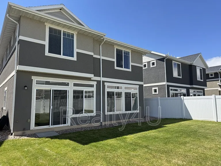 138 E Crown Point Dr — Photo 19
