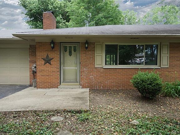 3rd image of 1390 Nutwood Dr
