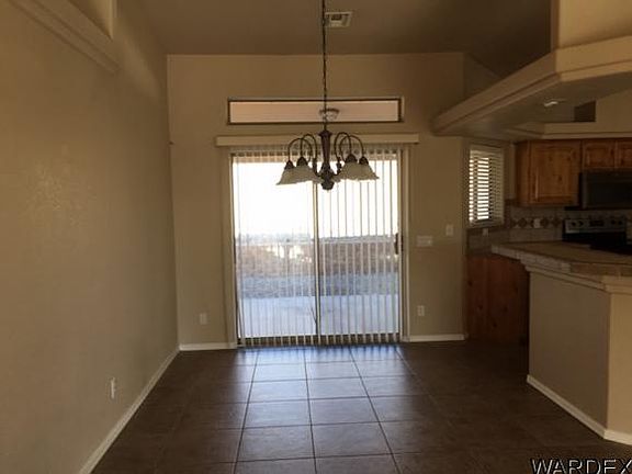 5th image of 3117 Applewood Dr