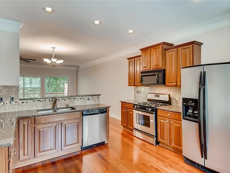 5288 Wellsley Bnd — Photo 2
