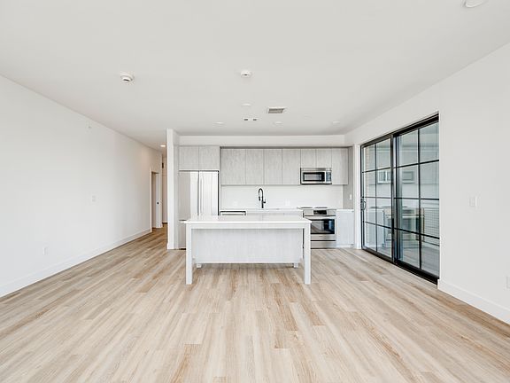 5th image of 4315 S Congress Ave #526