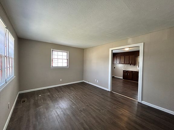 5th image of 413 Kale Ave