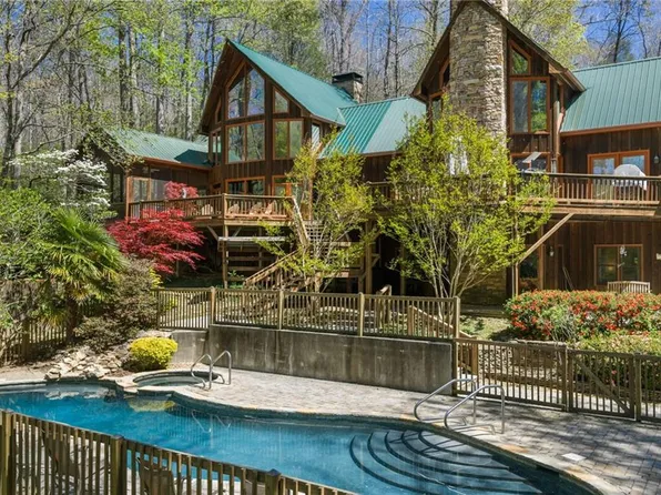 15 Huntcliff Rdg, Cleveland, GA 30528