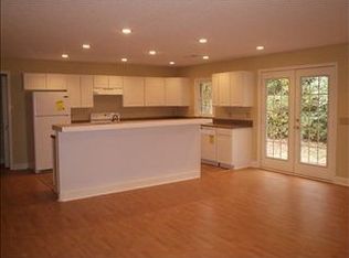 709 Prestwood Dr, Hartsville, SC 29550