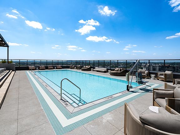 Albion Music Row rooftop pool