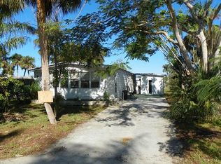 17 Henderson Dr, Naples, FL 34114