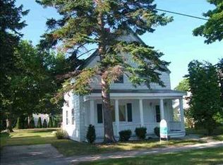 114 E Hurlbut St, Charlevoix, MI 49720