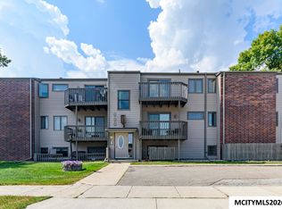 600 Briarstone Dr UNIT A-3, Mason City, IA 50401