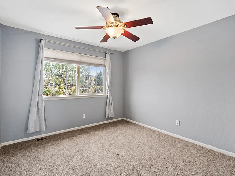 52801 Foxborough Ct — Photo 35