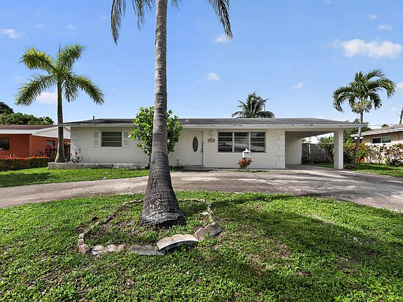 2nd image of 414 FORESTERIA Drive