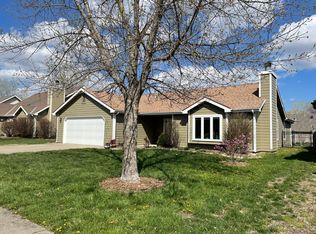 2720 Bluestem Ct, Lawrence, KS 66047