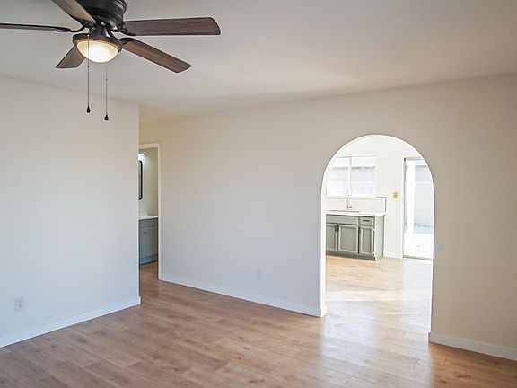 3rd image of 808 S Sunset Ave