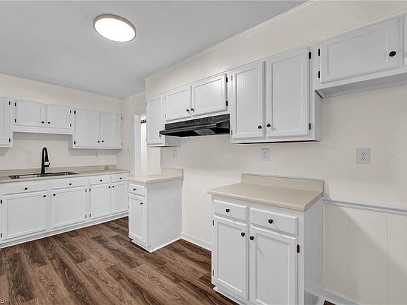 3rd image of 1202 Gordon St