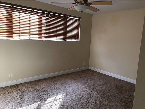 4th image of 152 SE Crestwood Cir