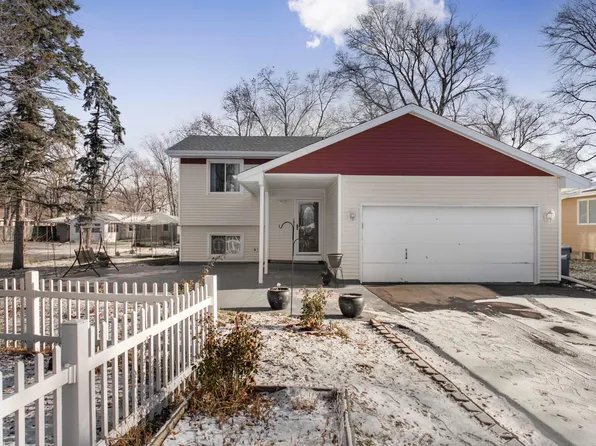 605 Baxter St N, Champlin, MN 55316