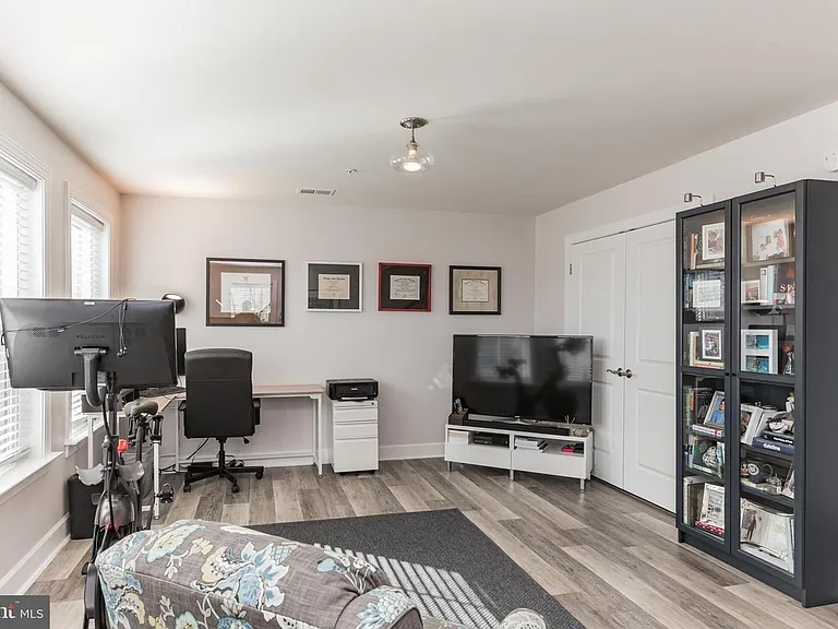 4710 Underwood St — Photo 31