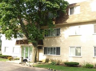8802 Briar Ct APT 1C, Des Plaines, IL 60016