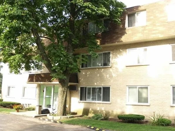 8802 Briar Ct APT 1C, Des Plaines, IL 60016