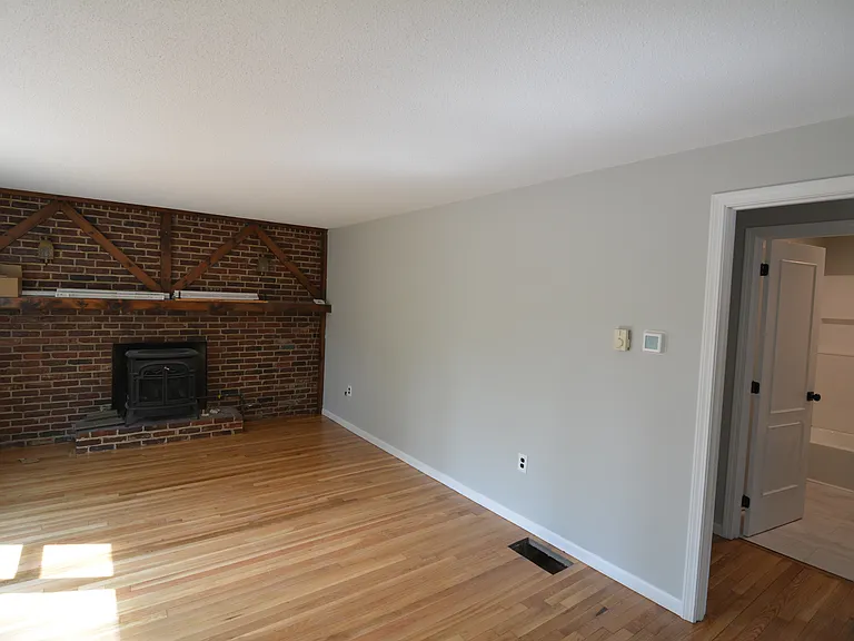51 Hall St — Photo 5