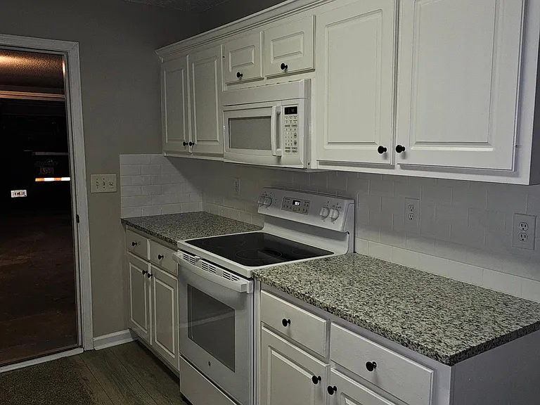 1651 White Oak Dr — Photo 8