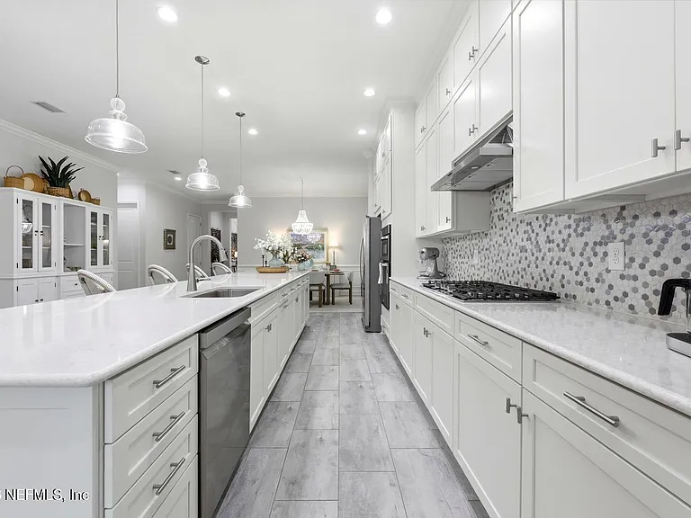 429 Pelican Pointe Rd — Photo 8
