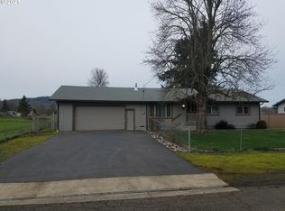 341 5th St, Dillard, OR 97432