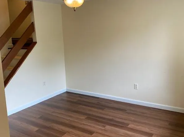 9 Redwood Cir, Nashua, NH 03062