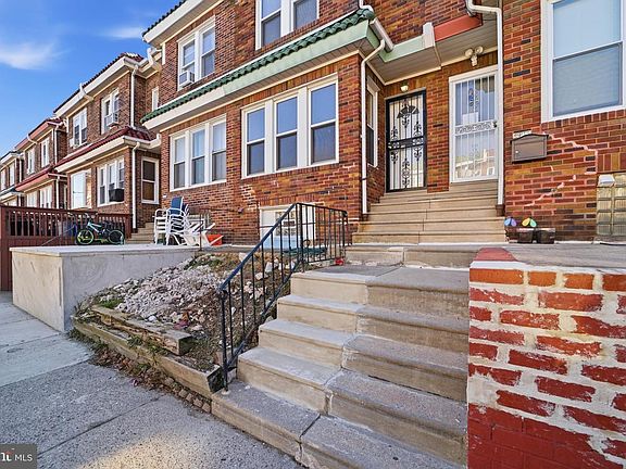 2nd image of 236 Kenilworth Ave