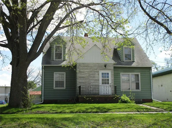 415 La Porte Rd, Waterloo, IA 50702