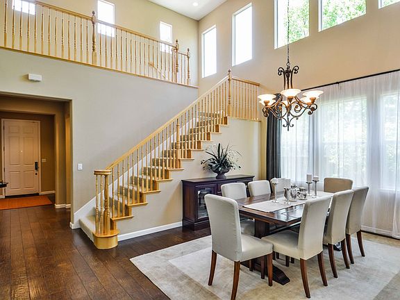 Entry & Dinning Room