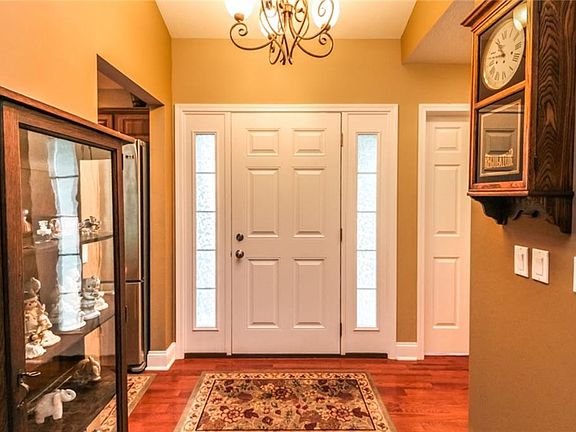 5th image of 21 James Moore Cir