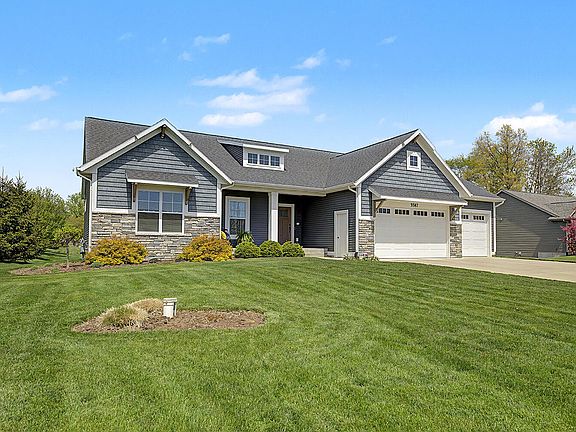 3rd image of 5587 Stanton Woods Dr