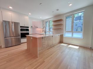 213 Harvard St #3, Cambridge, MA 02139
