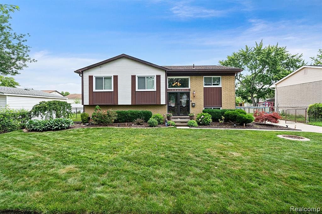 18233 Townsend Ave, Brownstown, MI 48193 MLS 20230053931 Zillow