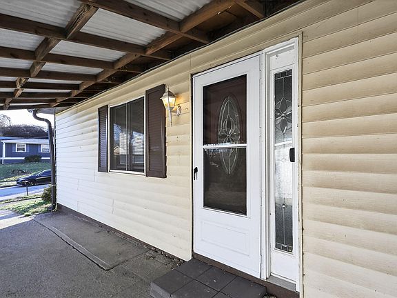 3rd image of 3342 Sycamore Tree Ln