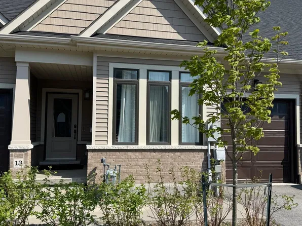 4311 Mann St #13, Niagara Falls, ON L2G 3K2