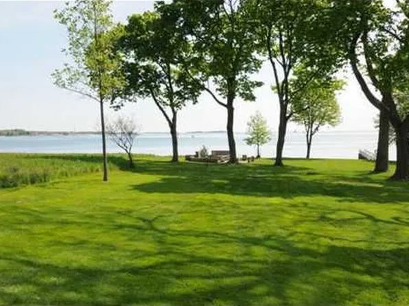 201 Long Neck Point Rd, Darien, CT 06820