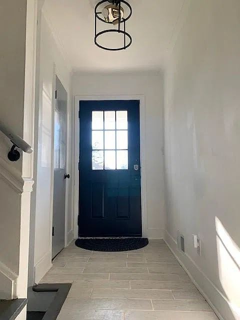 3 bed, 2.0 bath, 1094 sqft, $3,000 — Photo 3