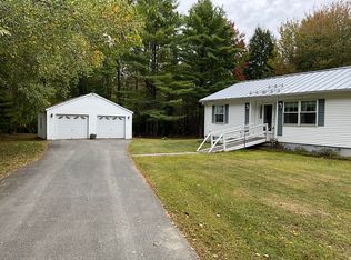 8 Cross Rd, Bradley, ME 04411