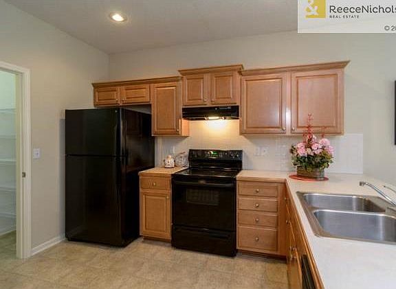 5th image of 1228 N 131st Ter
