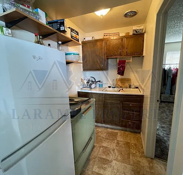 706 Downey St #26 — Photo 5