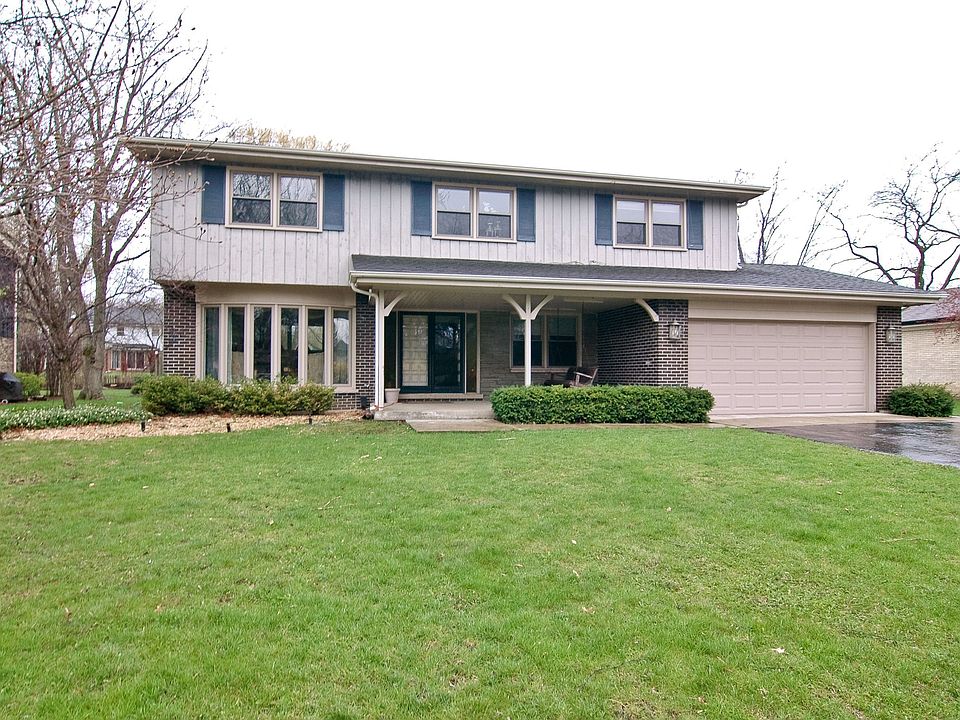 1st image of 915 Mountain Dr