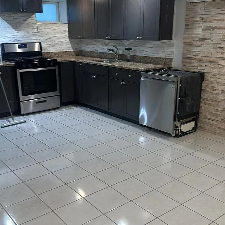 6 Adams St #1