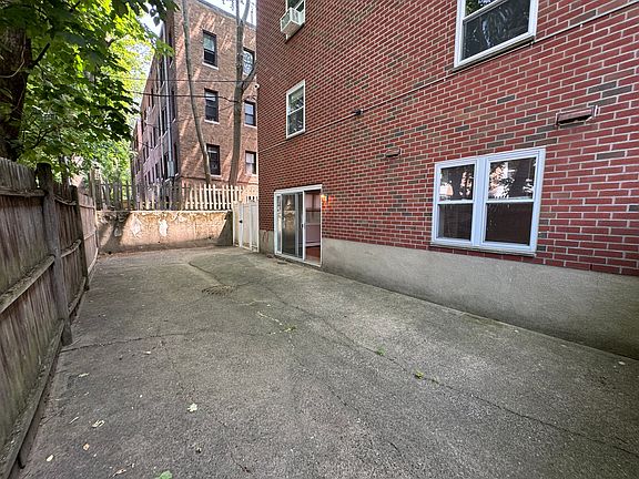 2nd image of 118 Babcock St #2