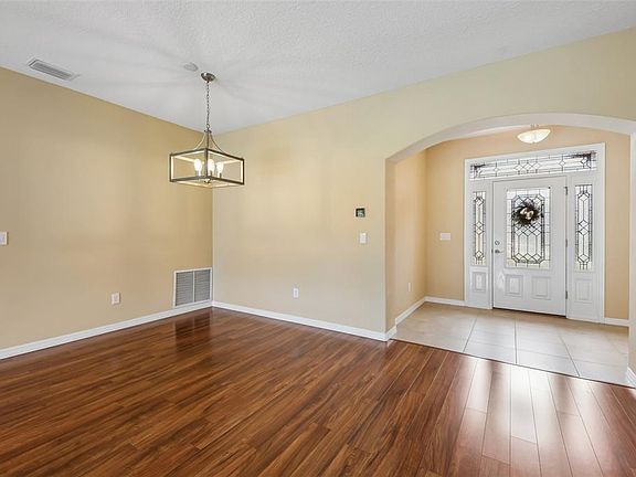 3rd image of 4025 Arlington Ridge Blvd